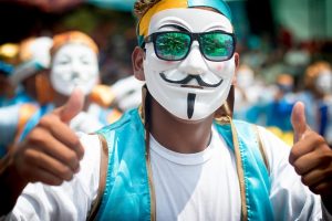 Malá skupinka na zájezdu s českým průvodcem během cesty kolem světa